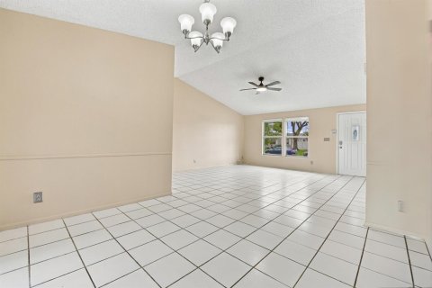 Casa en venta en Boynton Beach, Florida, 2 dormitorios, 113.34 m2 № 2382748 - foto 9