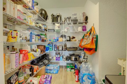 Villa ou maison à louer à Pembroke Pines, Floride: 4 chambres, 222.69 m2 № 1886600 - photo 20