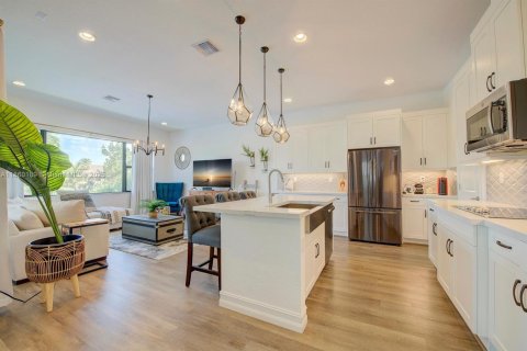 Villa ou maison à louer à Pembroke Pines, Floride: 4 chambres, 222.69 m2 № 1886600 - photo 14