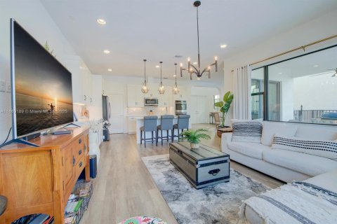 Villa ou maison à louer à Pembroke Pines, Floride: 4 chambres, 222.69 m2 № 1886600 - photo 12