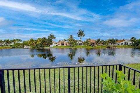 Villa ou maison à louer à Pembroke Pines, Floride: 4 chambres, 222.69 m2 № 1886600 - photo 6