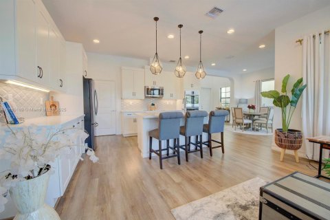 Villa ou maison à louer à Pembroke Pines, Floride: 4 chambres, 222.69 m2 № 1886600 - photo 17