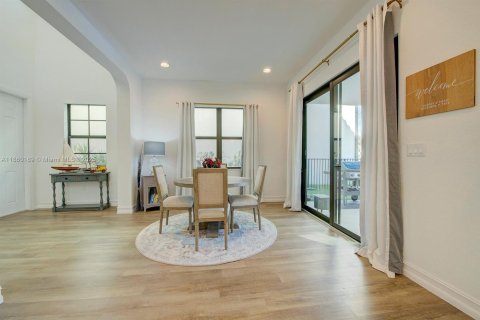 Villa ou maison à louer à Pembroke Pines, Floride: 4 chambres, 222.69 m2 № 1886600 - photo 15