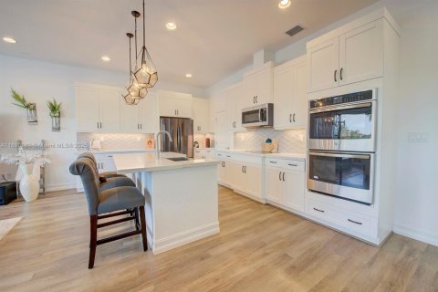 Villa ou maison à louer à Pembroke Pines, Floride: 4 chambres, 222.69 m2 № 1886600 - photo 16