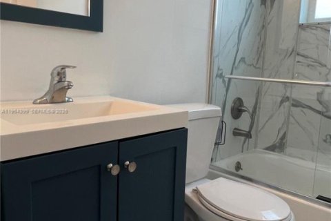 Condominio en alquiler en Miami Beach, Florida, 1 dormitorio № 2026021 - foto 8