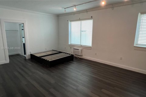 Condominio en alquiler en Miami Beach, Florida, 1 dormitorio № 2026021 - foto 6