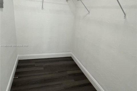 Condominio en alquiler en Miami Beach, Florida, 1 dormitorio № 2026021 - foto 10