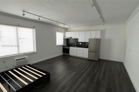 Condominio en alquiler en Miami Beach, Florida, 1 dormitorio № 2026021 - foto 7