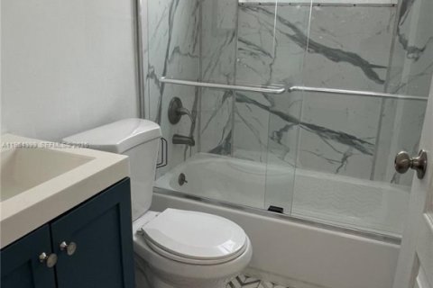 Condominio en alquiler en Miami Beach, Florida, 1 dormitorio № 2026021 - foto 9