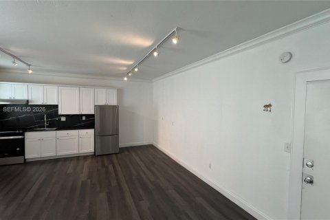 Condominio en alquiler en Miami Beach, Florida, 1 dormitorio № 2026021 - foto 3