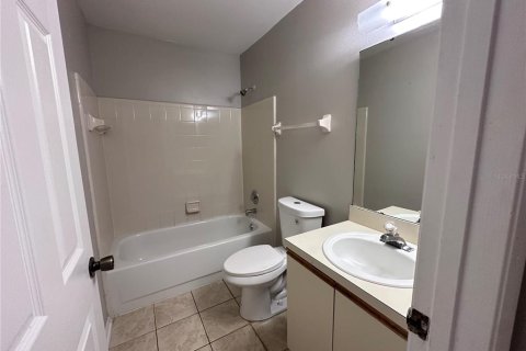 Townhouse in Winter Garden, Florida 3 bedrooms, 112.97 sq.m. № 2377935 - photo 8