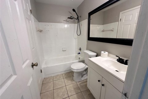 Townhouse in Winter Garden, Florida 3 bedrooms, 112.97 sq.m. № 2377935 - photo 5