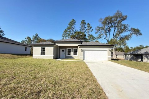 Villa ou maison à Citrus Springs, Floride 4 chambres, 154.22 m2 № 2349323
