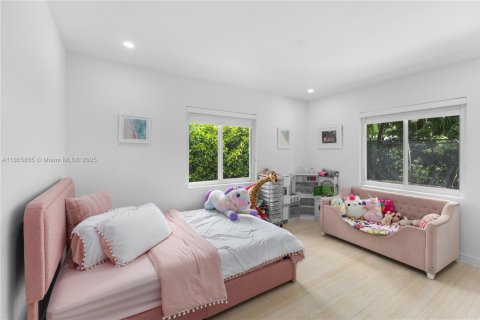 House in Miami, Florida 3 bedrooms, 173.54 sq.m. № 1920552 - photo 24