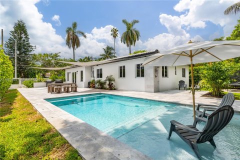 House in Miami, Florida 3 bedrooms, 173.54 sq.m. № 1920552 - photo 3