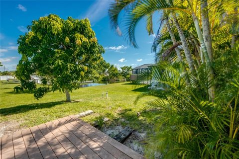 Villa ou maison à vendre à Cape Coral, Floride: 4 chambres, 159.23 m2 № 1905702 - photo 25