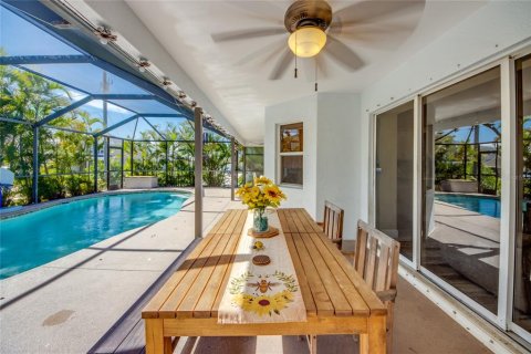 Villa ou maison à vendre à Cape Coral, Floride: 4 chambres, 159.23 m2 № 1905702 - photo 23