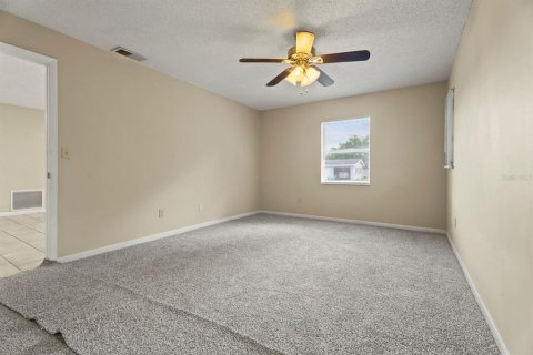 Casa en venta en Deltona, Florida, 3 dormitorios, 130.34 m2 № 2377444 - foto 19