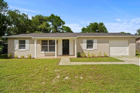 Casa en Deltona, Florida 3 dormitorios, 130.34 m2 № 2377444