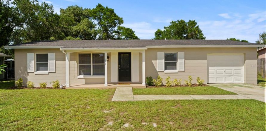 Casa en Deltona, Florida 3 dormitorios, 130.34 m2 № 2377444