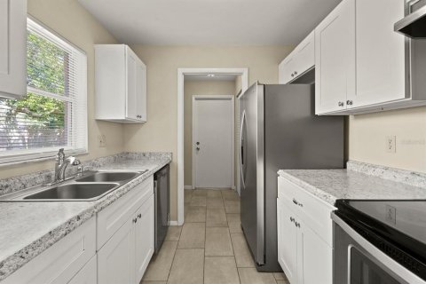 Casa en venta en Deltona, Florida, 3 dormitorios, 130.34 m2 № 2377444 - foto 12