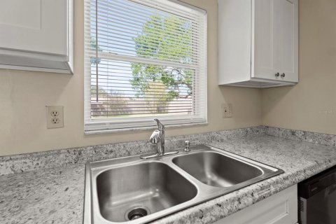 Casa en venta en Deltona, Florida, 3 dormitorios, 130.34 m2 № 2377444 - foto 13