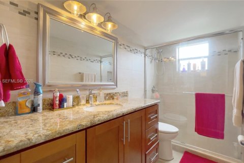 Copropriété à louer à Miami, Floride: 2 chambres, 96.8 m2 № 2323874 - photo 9