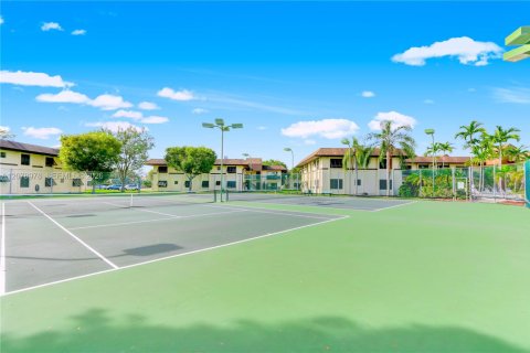 Copropriété à louer à Miami, Floride: 2 chambres, 96.8 m2 № 2323874 - photo 14