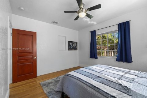 Villa ou maison à vendre à Miami, Floride: 4 chambres, 140.93 m2 № 1932271 - photo 18