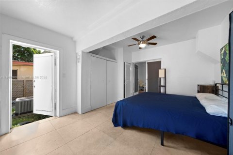 Villa ou maison à vendre à Miami, Floride: 4 chambres, 140.93 m2 № 1932271 - photo 22