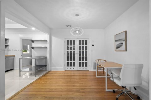 Villa ou maison à vendre à Miami, Floride: 4 chambres, 140.93 m2 № 1932271 - photo 5