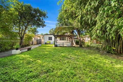 Villa ou maison à vendre à Miami, Floride: 4 chambres, 140.93 m2 № 1932271 - photo 25