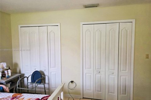 Снять в аренду виллу или дом в Майами, Флорида 4 спальни, 257.06м2, № 1930679 - фото 15