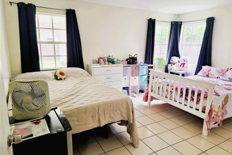 Снять в аренду виллу или дом в Майами, Флорида 4 спальни, 257.06м2, № 1930679 - фото 14