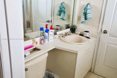 Снять в аренду виллу или дом в Майами, Флорида 4 спальни, 257.06м2, № 1930679 - фото 30