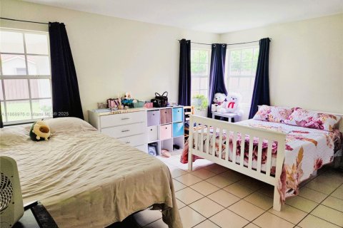 Снять в аренду виллу или дом в Майами, Флорида 4 спальни, 257.06м2, № 1930679 - фото 12