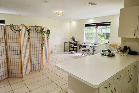 Снять в аренду виллу или дом в Майами, Флорида 4 спальни, 257.06м2, № 1930679 - фото 20