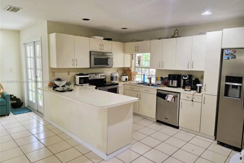 Снять в аренду виллу или дом в Майами, Флорида 4 спальни, 257.06м2, № 1930679 - фото 21