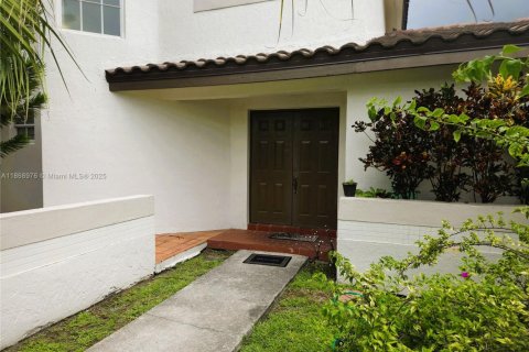 Снять в аренду виллу или дом в Майами, Флорида 4 спальни, 257.06м2, № 1930679 - фото 4
