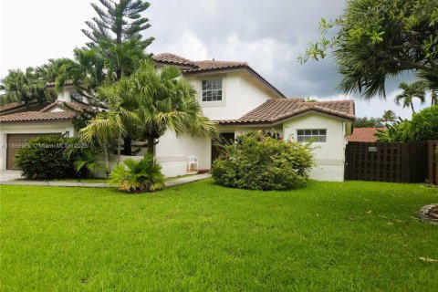 Снять в аренду виллу или дом в Майами, Флорида 4 спальни, 257.06м2, № 1930679 - фото 1