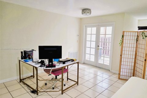 Снять в аренду виллу или дом в Майами, Флорида 4 спальни, 257.06м2, № 1930679 - фото 23