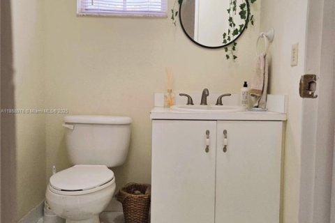 Снять в аренду виллу или дом в Майами, Флорида 4 спальни, 257.06м2, № 1930679 - фото 11