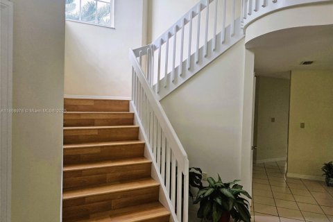 Снять в аренду виллу или дом в Майами, Флорида 4 спальни, 257.06м2, № 1930679 - фото 25
