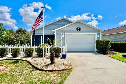 House in The Villages, Florida 2 bedrooms, 107.4 sq.m. № 2201020