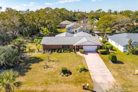House in New Smyrna Beach, Florida 3 bedrooms, 251.11 sq.m. № 1558983 - photo 2