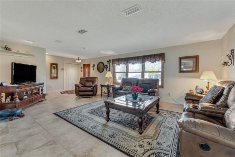 House in New Smyrna Beach, Florida 3 bedrooms, 251.11 sq.m. № 1558983 - photo 10