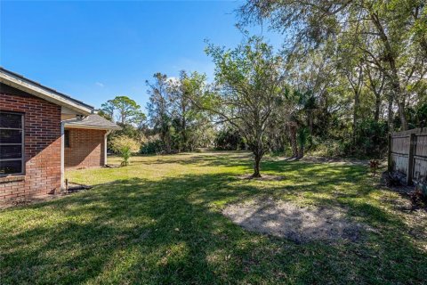 House in New Smyrna Beach, Florida 3 bedrooms, 251.11 sq.m. № 1558983 - photo 8