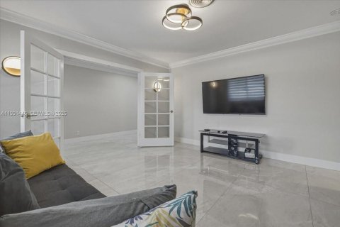 Casa en venta en Wilton Manors, Florida, 3 dormitorios, 186.73 m2 № 2174307 - foto 10