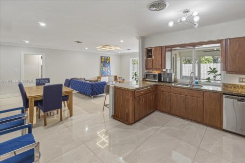 Casa en venta en Wilton Manors, Florida, 3 dormitorios, 186.73 m2 № 2174307 - foto 6