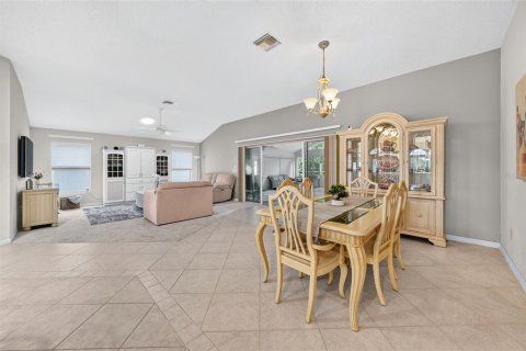 Villa ou maison à vendre à The Villages, Floride: 3 chambres, 194.35 m2 № 2414900 - photo 21